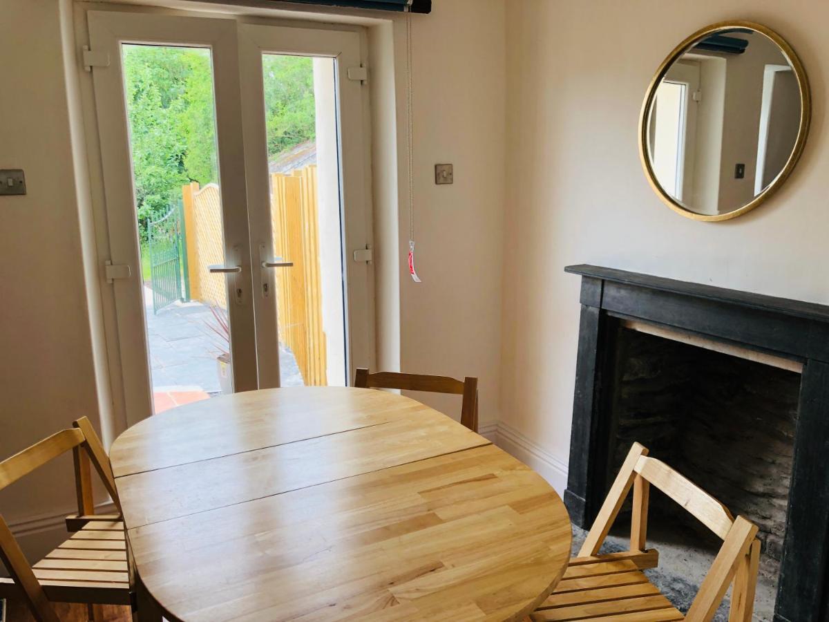 Mount Cottage Newcastle Emlyn Eksteriør billede